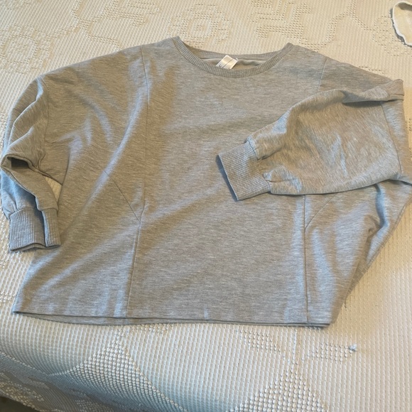 Wynne Lounge -lounge wear size large. - Picture 7 of 9